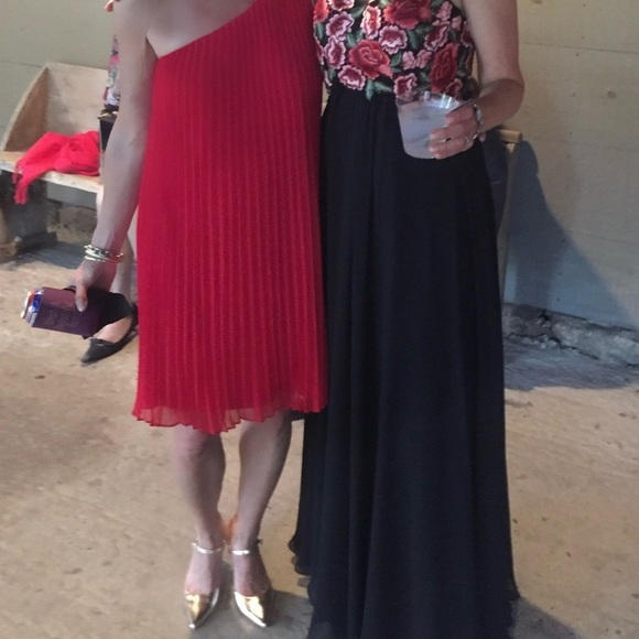 Likely One-Shoulder Red Pleated Mini Dress Sz 0 - Picture 4 of 7